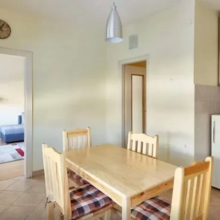 Διαμέρισμα Beautiful Modern Furnished Apartmen *