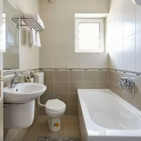 Διαμέρισμα Beautiful Modern Furnished Apartmen